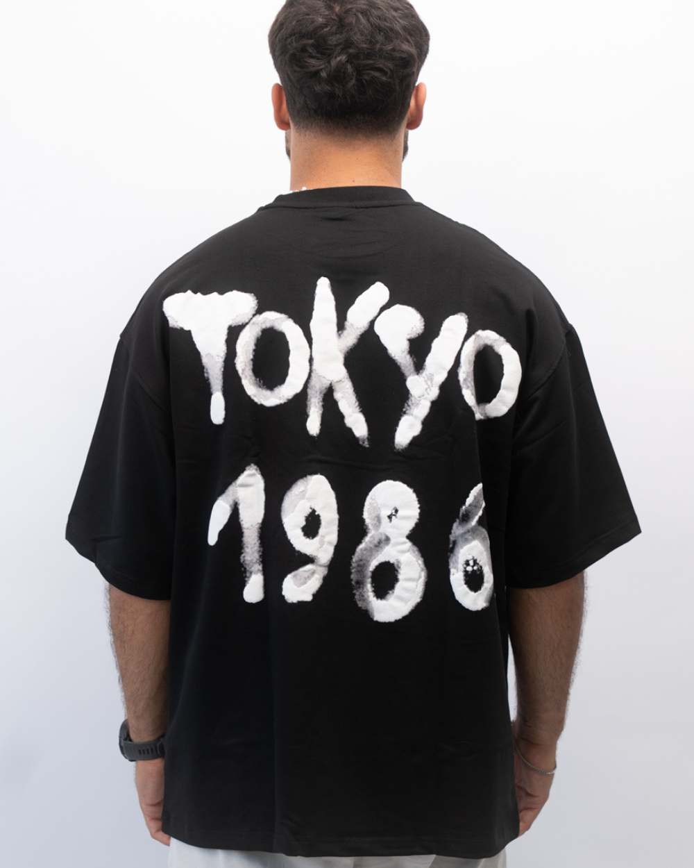 טי שרט שחורה אוברסייז