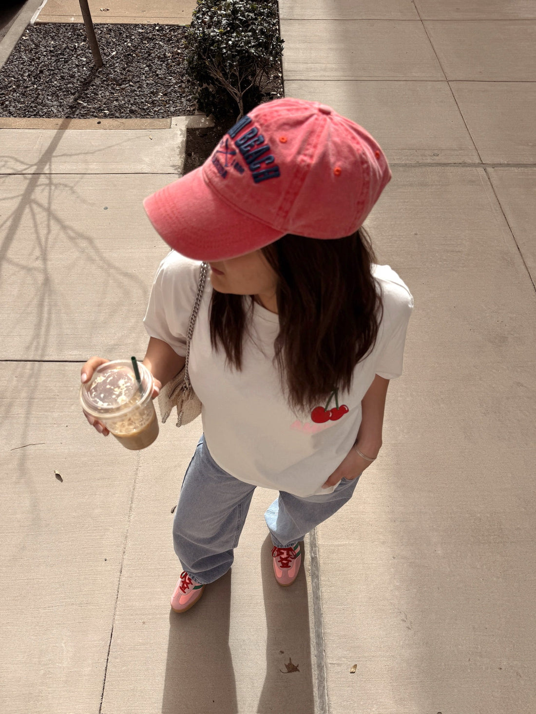 מיינסטרים בגדים,פול אנד בר,מאניה גינס,זרה אוברסייז,ברשקה אוברסייז