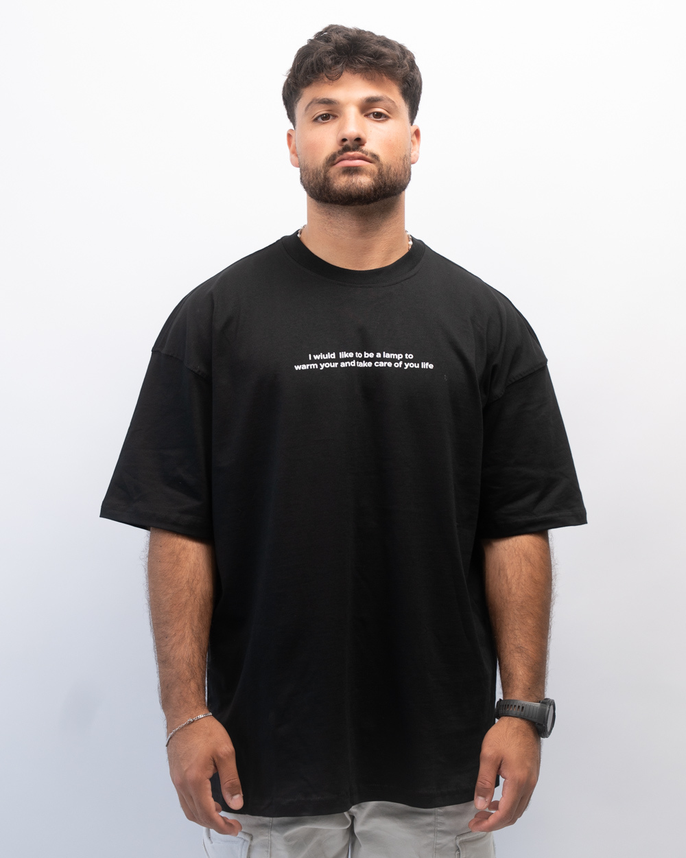 טישרט שחורה אוברסייז