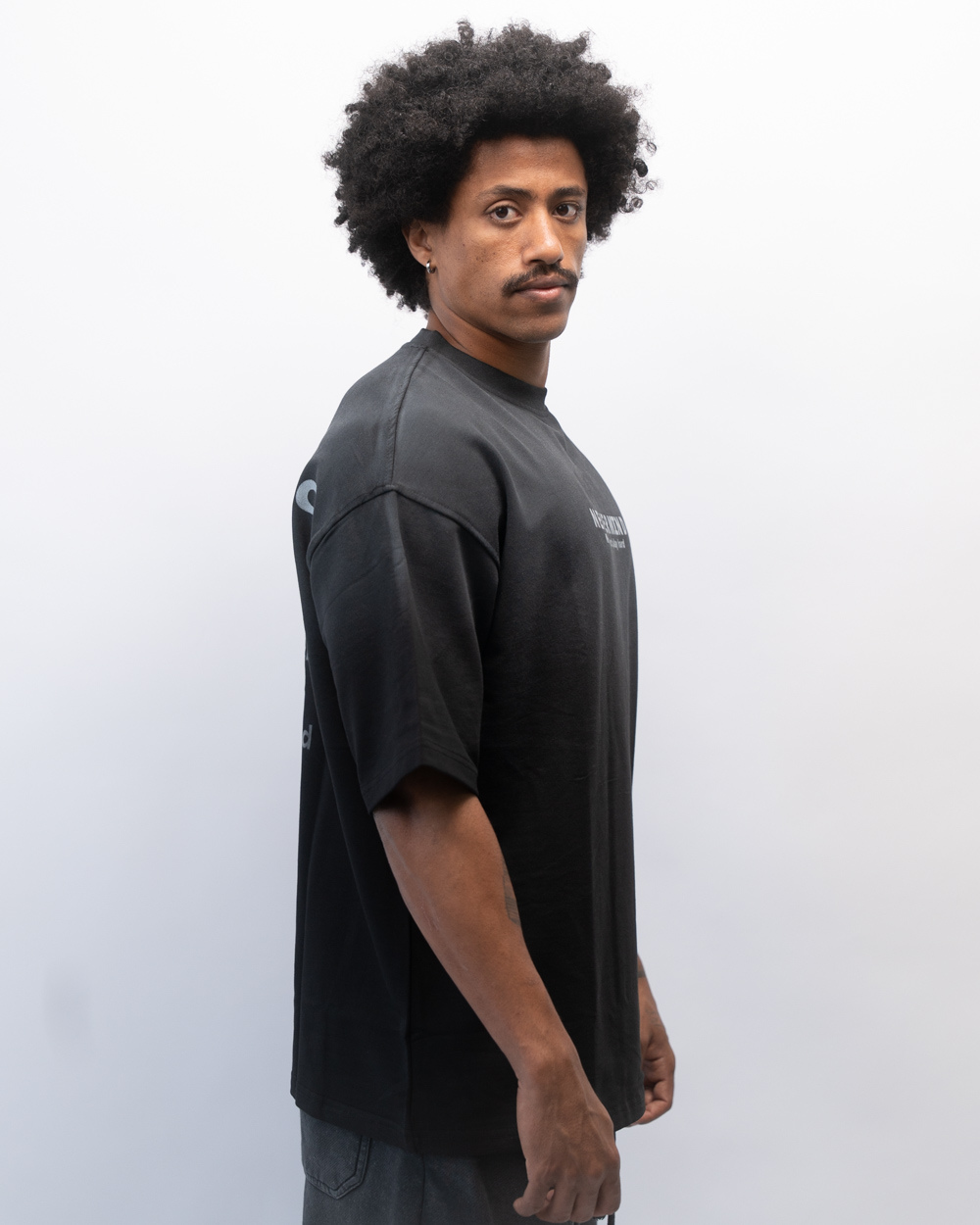 חולצות אוברסייז גבר