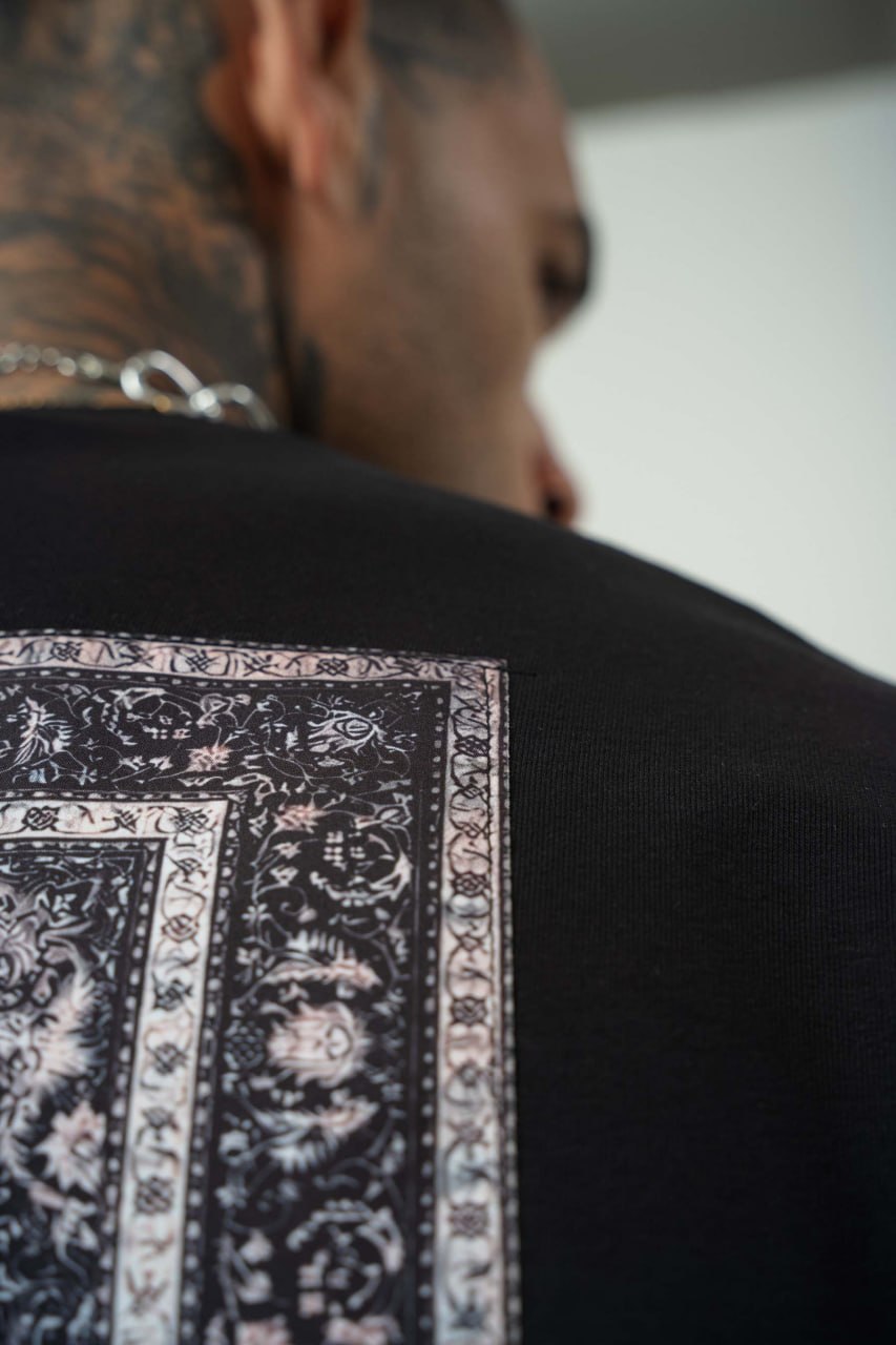 THE MERCEDES STAR // Vintage Carpet Oversize Tee
